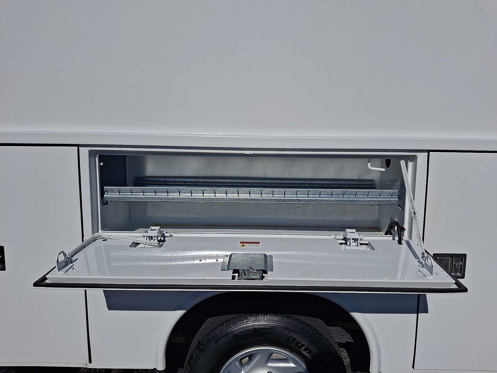 2023 Ford E-Series Cutaway E-350 SRW 138" WB