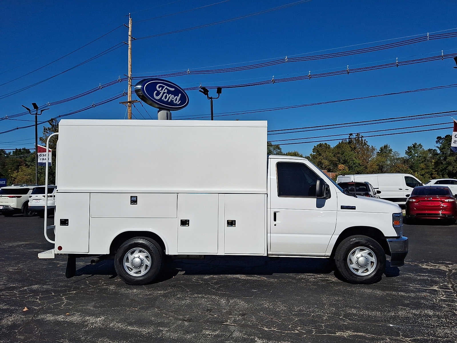 2023 Ford E-Series Cutaway E-350 SRW 138" WB