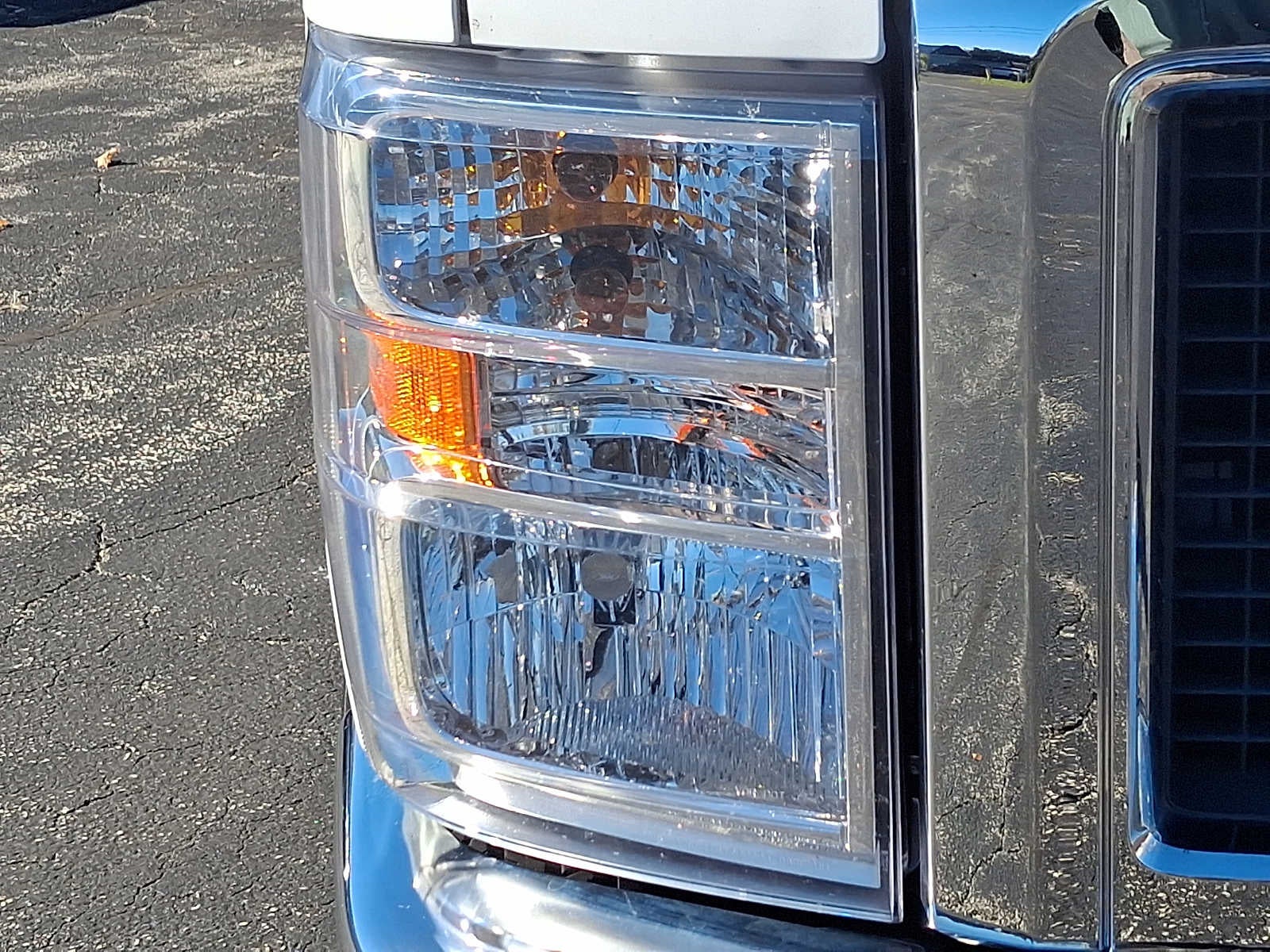 2023 Ford E-Series Cutaway E-350 SRW 138" WB
