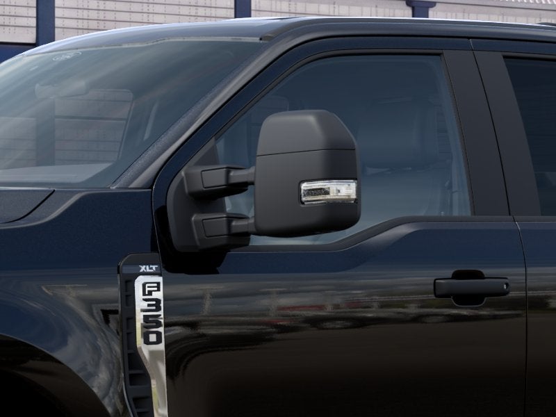 2027 Ford Super Duty F-350 SRW F-350® XLT